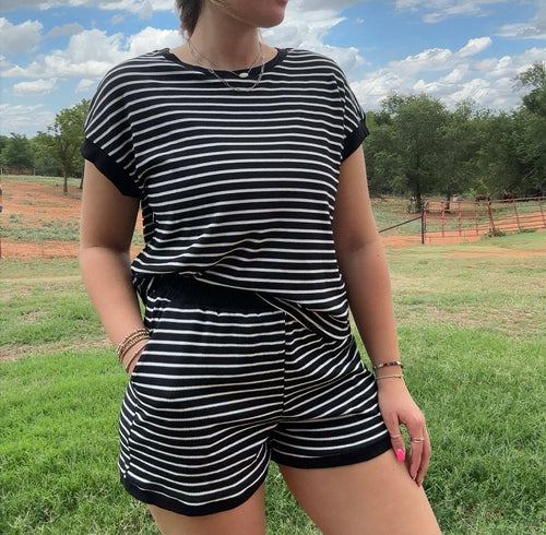 Black & white set