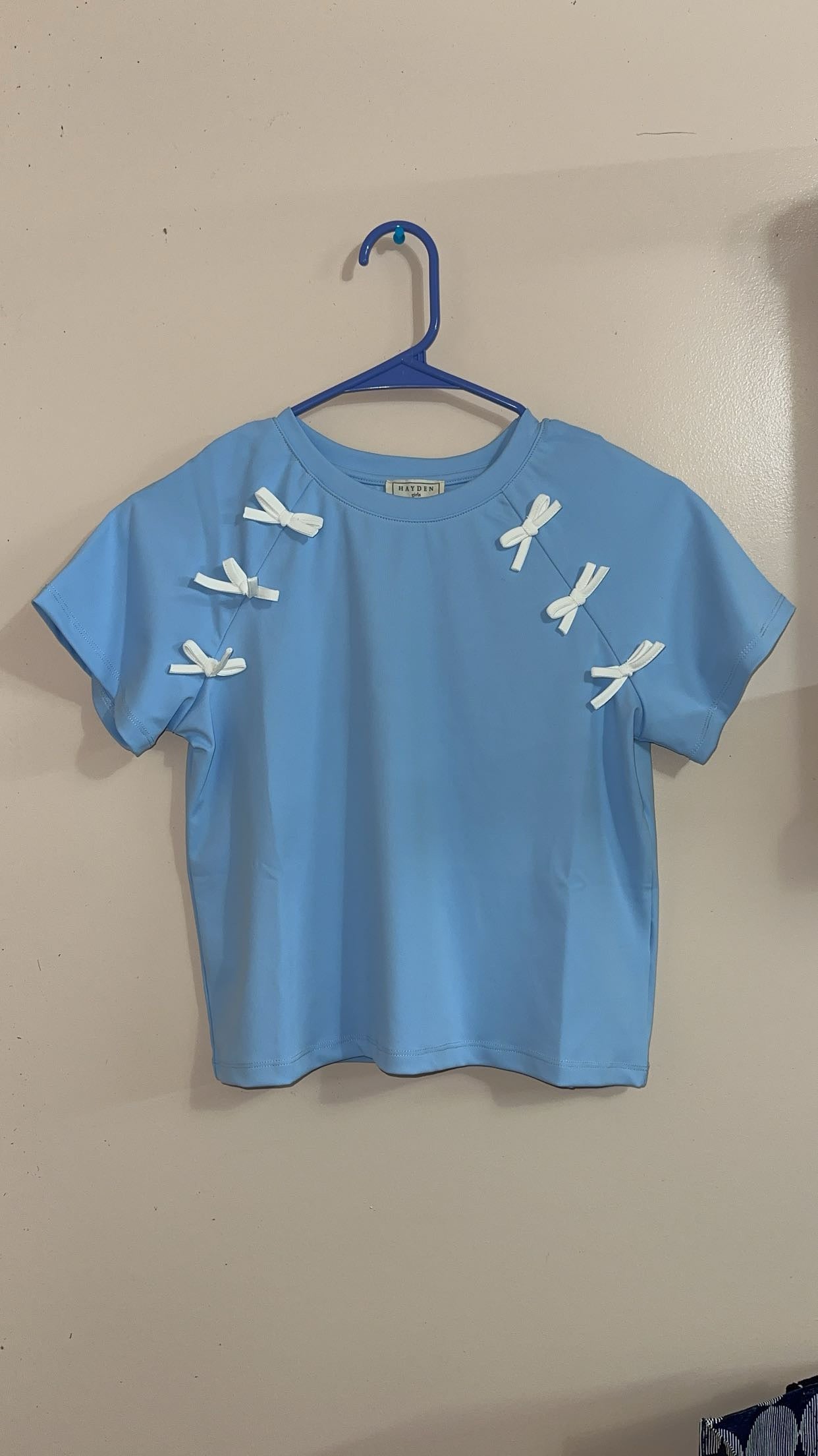 Kids shirt with bows!